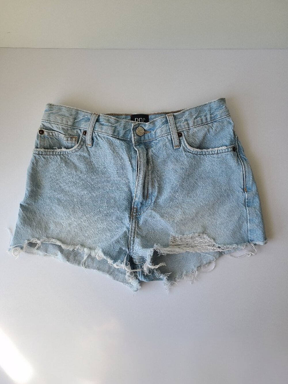Women's BDG Cutoff Denim Shorts 26 Girlfriend High Rise Cheeky Jean Distressed